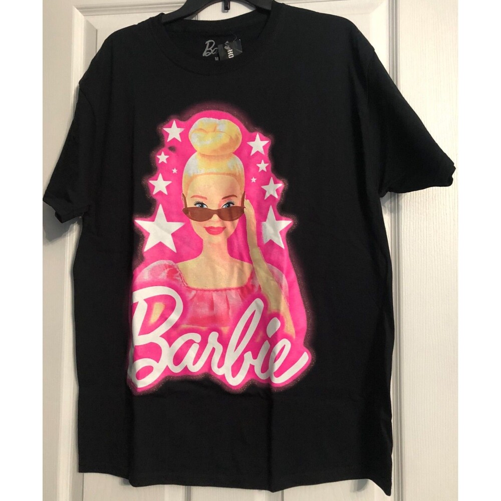 Women's Boyfriend Fit Barbie T-Shirt Size Medium NWT B1